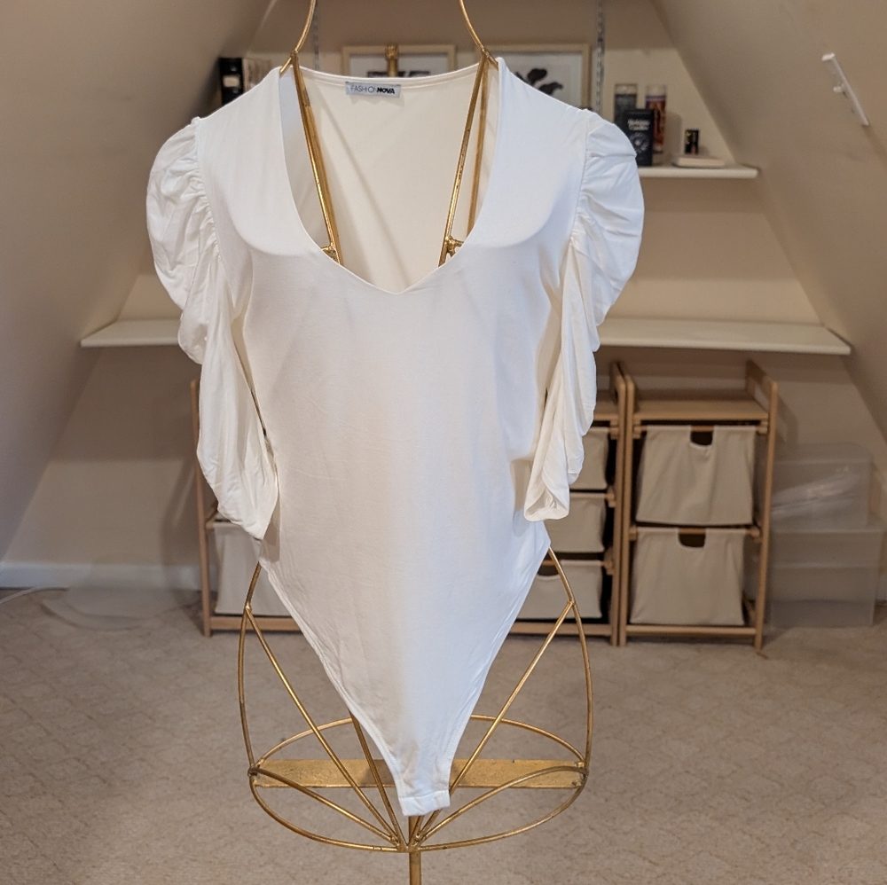 Fashion Nova White Puff Sleeve Bodysuit, Size L